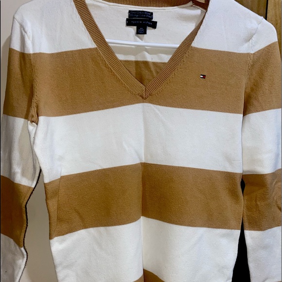 Tommy Hilfiger Tops - tommy hilfiger v neck sweater